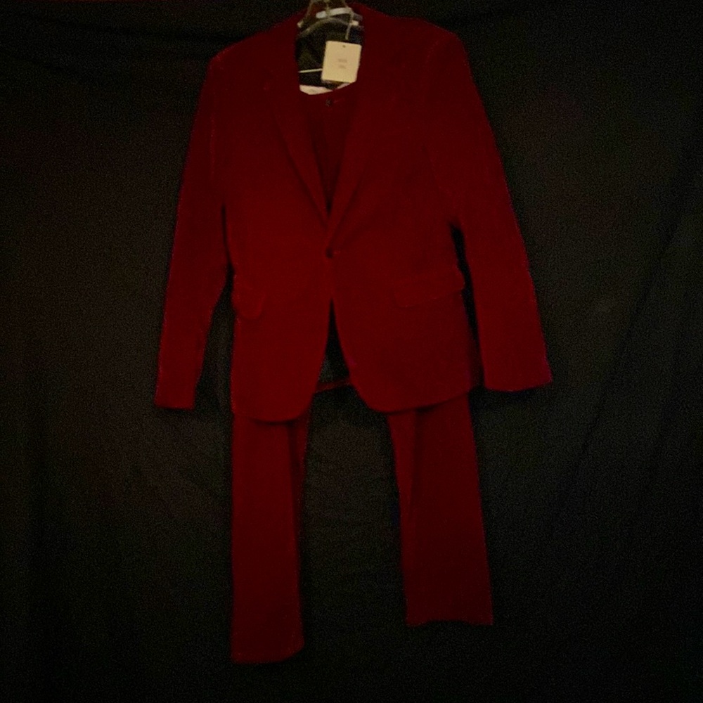 New with tags Custom velvet Wine colored 3X suit jacket and pants for women